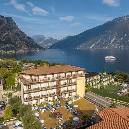 Hotel Garda Bellevue ลีโมเนซุลการ์ดา ภายนอก รูปภาพ