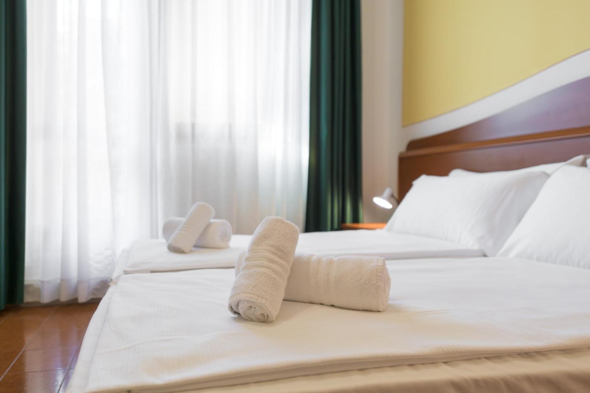 Hotel Garda Bellevue ลีโมเนซุลการ์ดา ห้อง รูปภาพ