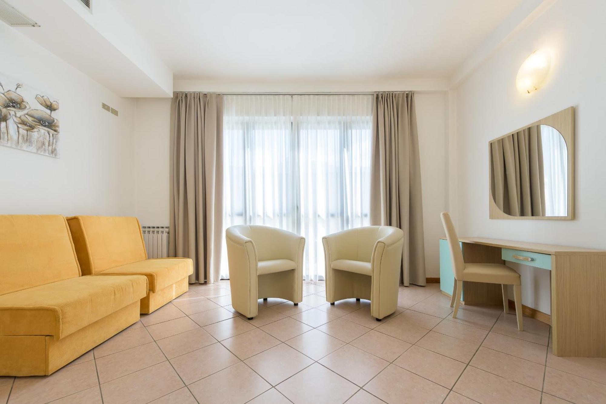 Hotel Garda Bellevue ลีโมเนซุลการ์ดา ห้อง รูปภาพ