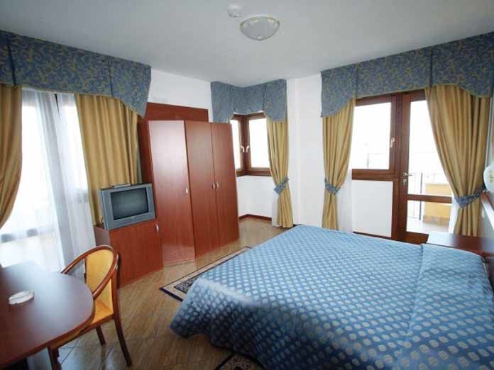 Hotel Garda Bellevue ลีโมเนซุลการ์ดา ภายนอก รูปภาพ