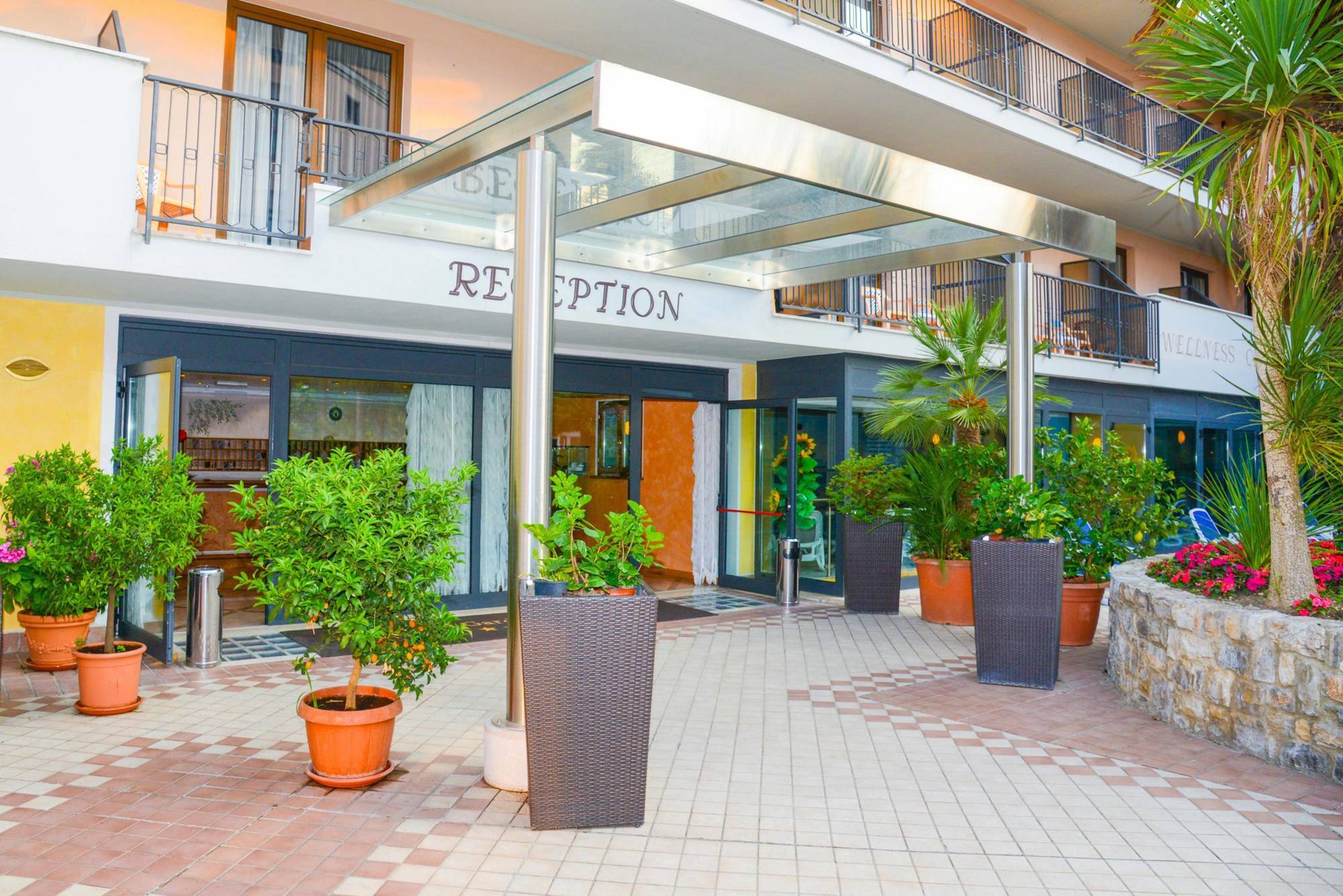 Hotel Garda Bellevue ลีโมเนซุลการ์ดา ภายนอก รูปภาพ